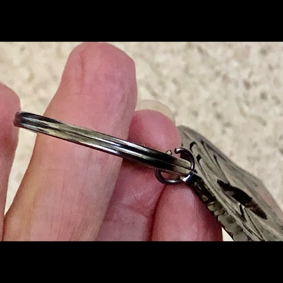 MARVEL UNIVERSAL STUDIO " ISLANDS OF ADVENTURE " KEY RING - Picture 7 of 15